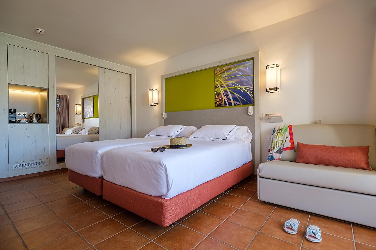 Oassium Hotel At Estival Park ลาปีเนดา ภายนอก รูปภาพ